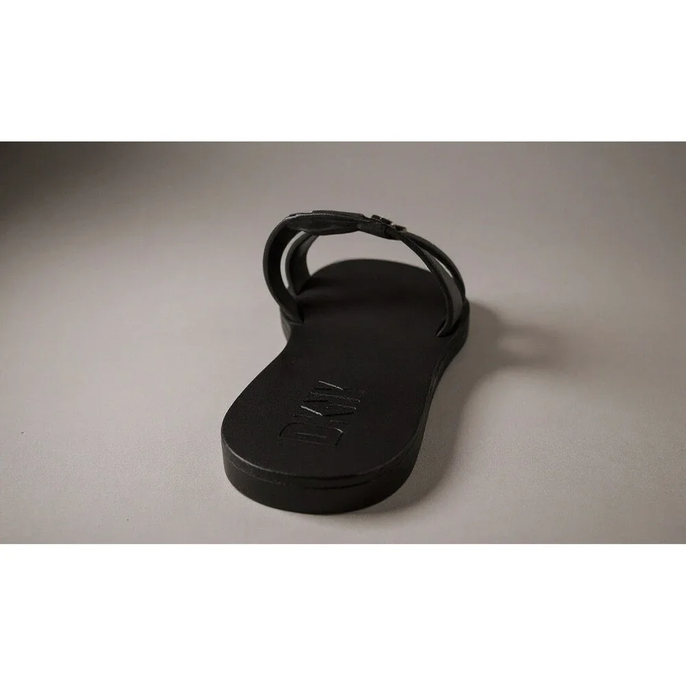 DKNY Glynn Black Leather Studded Slide Sandals Slip On Flats Womens Size 7.5 New